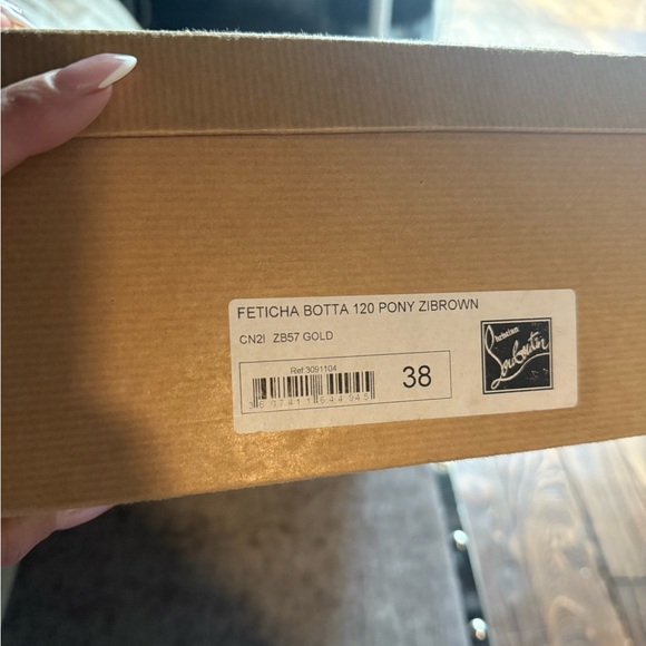 Christian louboutin pony fur boots worn only a few times size 38 - Picture 8 of 9